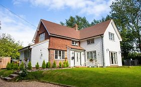 5Br-10Guests-Fireplace-Hottub-Pets Ok - Parking
